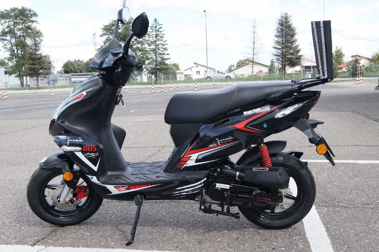 Zdjęcie motoroweru Junak 805